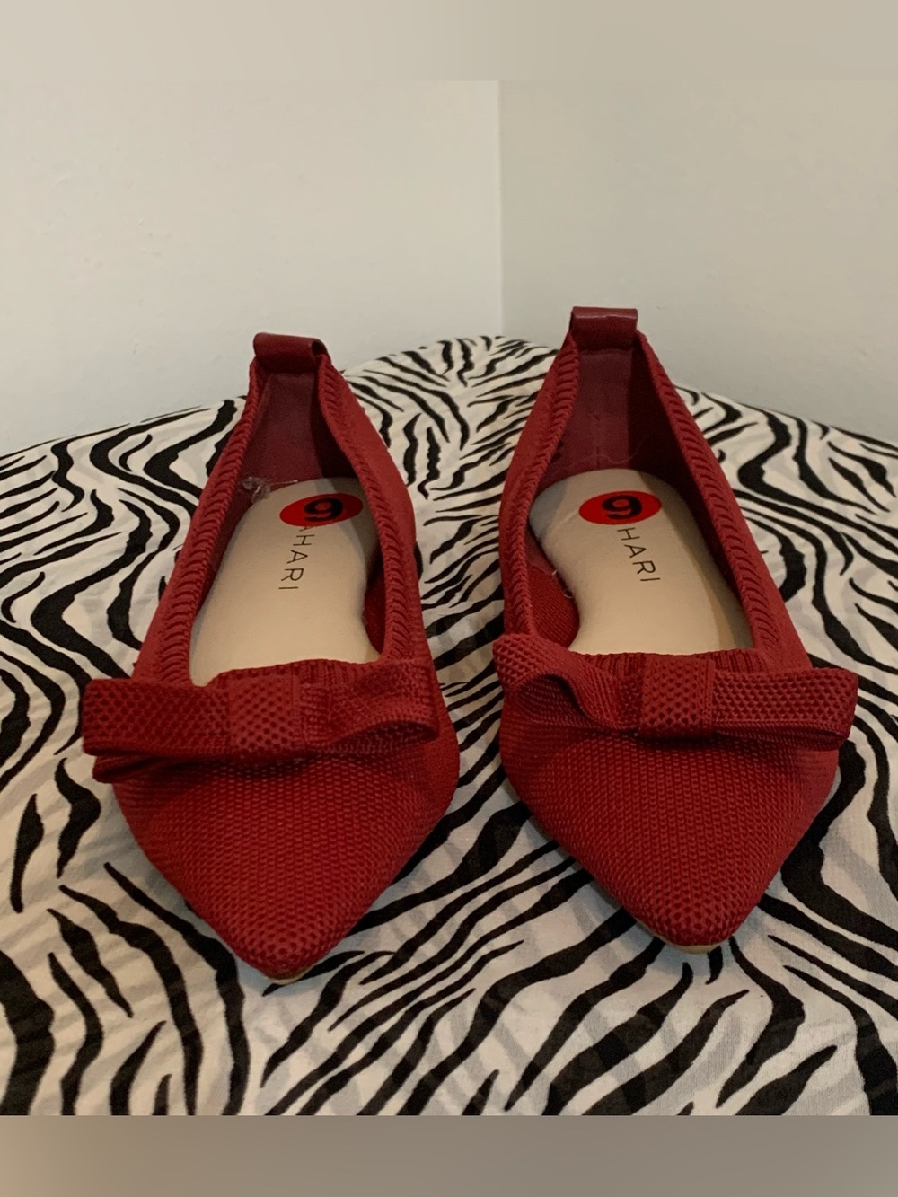 Tahari Athens Ballet Flats - Picture 3 of 9